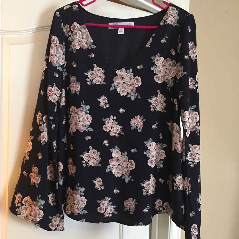 Honey Belle Brand. Bell Sleeved Tunic. NWOT